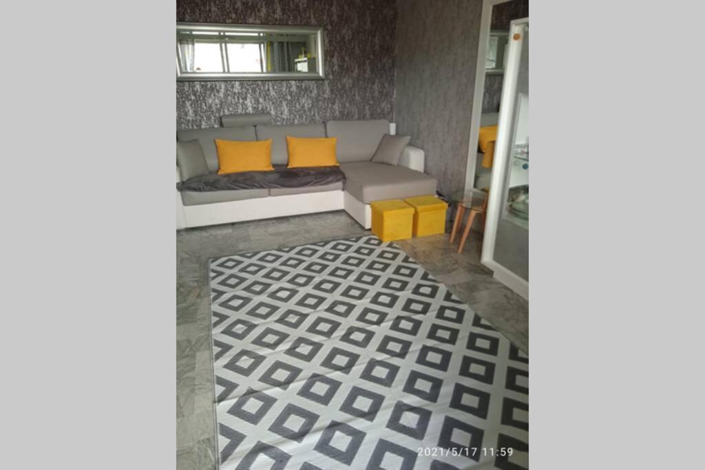 Chaleureux Appart 2 Pieces Entierement Renove. Apartman Saint-Laurent-du-Var Kültér fotó